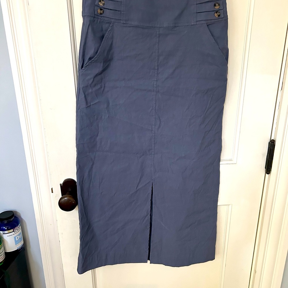 Anthropologie long skirt. NWOT. Front slash pockets. Work or casual! Size 8.